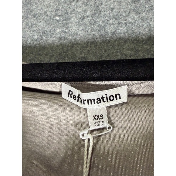 Reformation Andria Moonlight Velvet Knit Top Off Shoulder V Neck Silver XXS - Picture 3 of 9